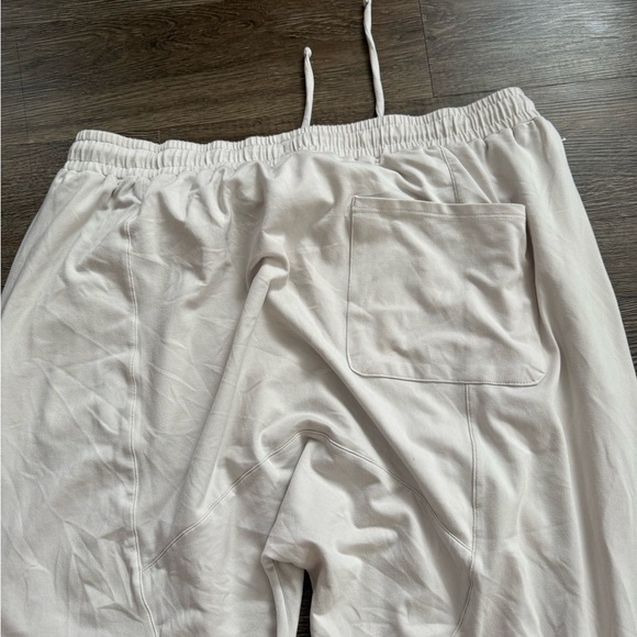 ALO Conquer Revitalize Pant - Picture 9 of 9